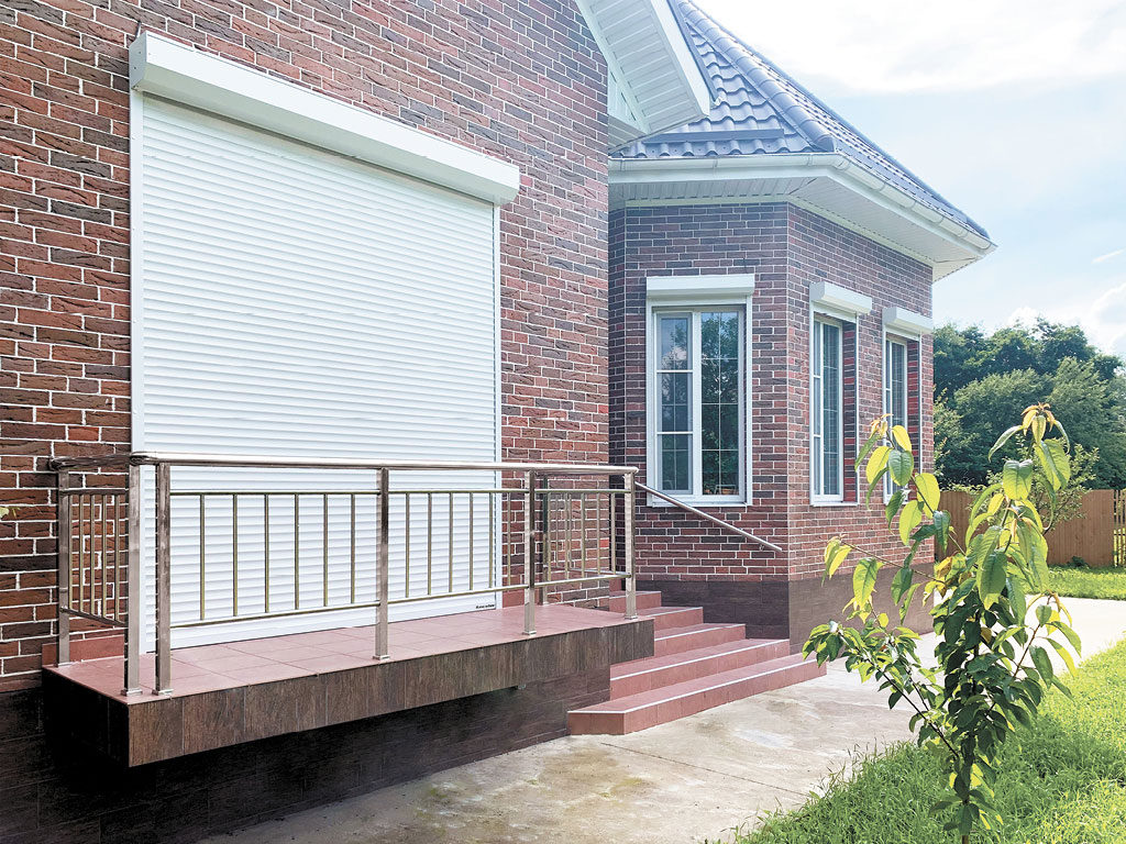 Рольставни в частном секторе