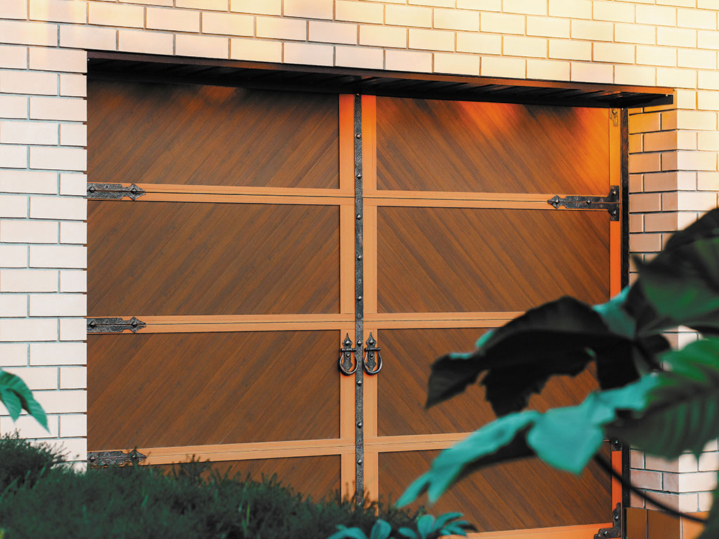 Гаражные секционные ворота RSD02 PREMIUM, дизайн PREMIUM COUNTRY