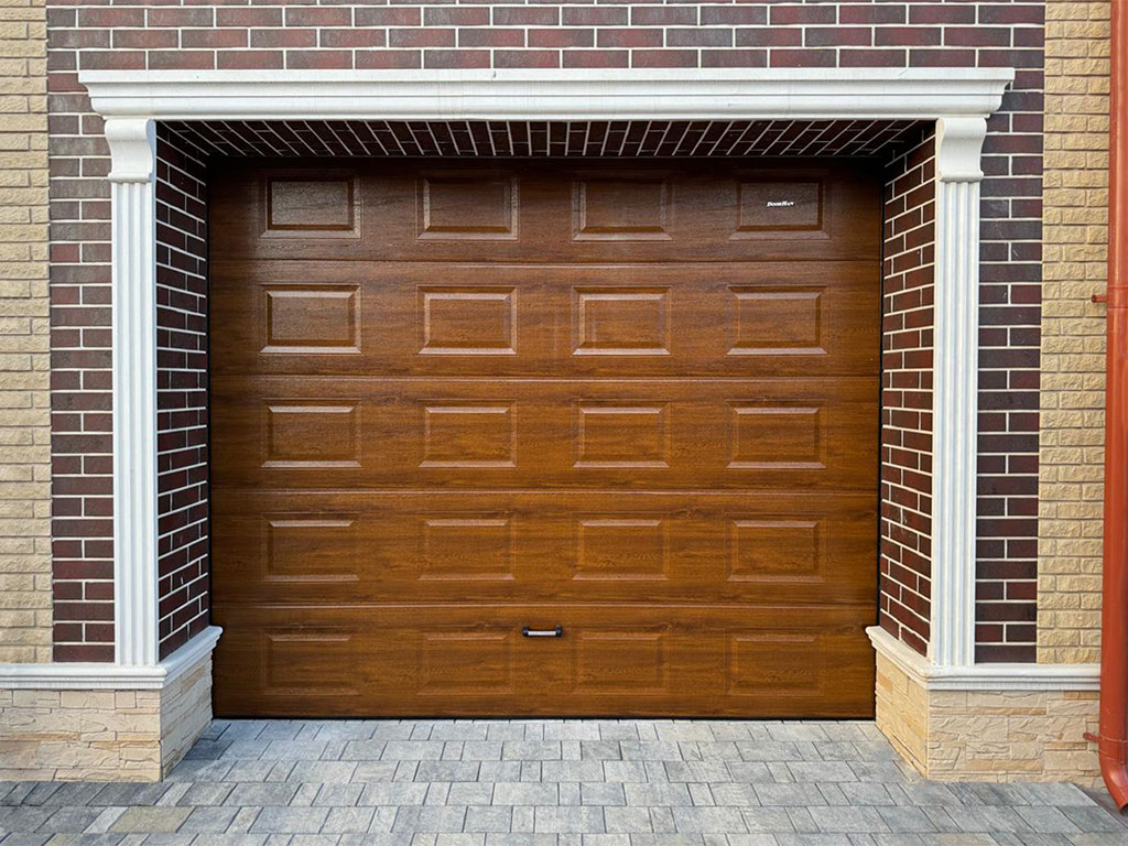 Гаражные секционные ворота RSD02, дизайн – «филенка»